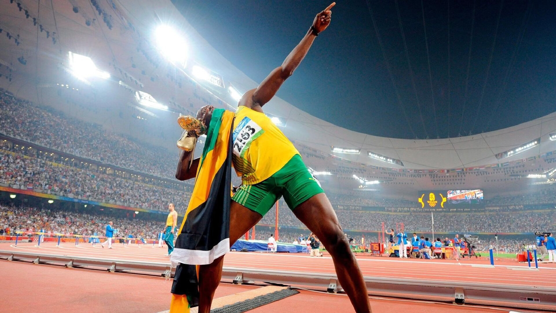 中国男篮用拼搏换来掌声与尊重,中国男篮众人谈